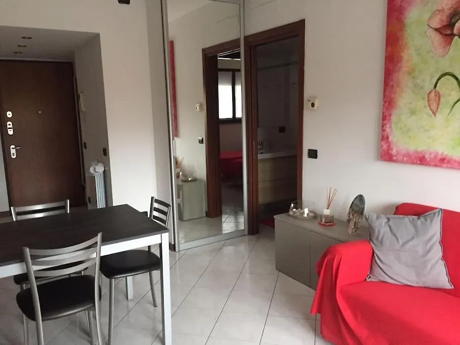 Nice Flat Overlooking The Park Milan